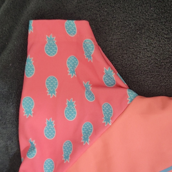 🌸4T bathing suit set - Picture 3 of 9